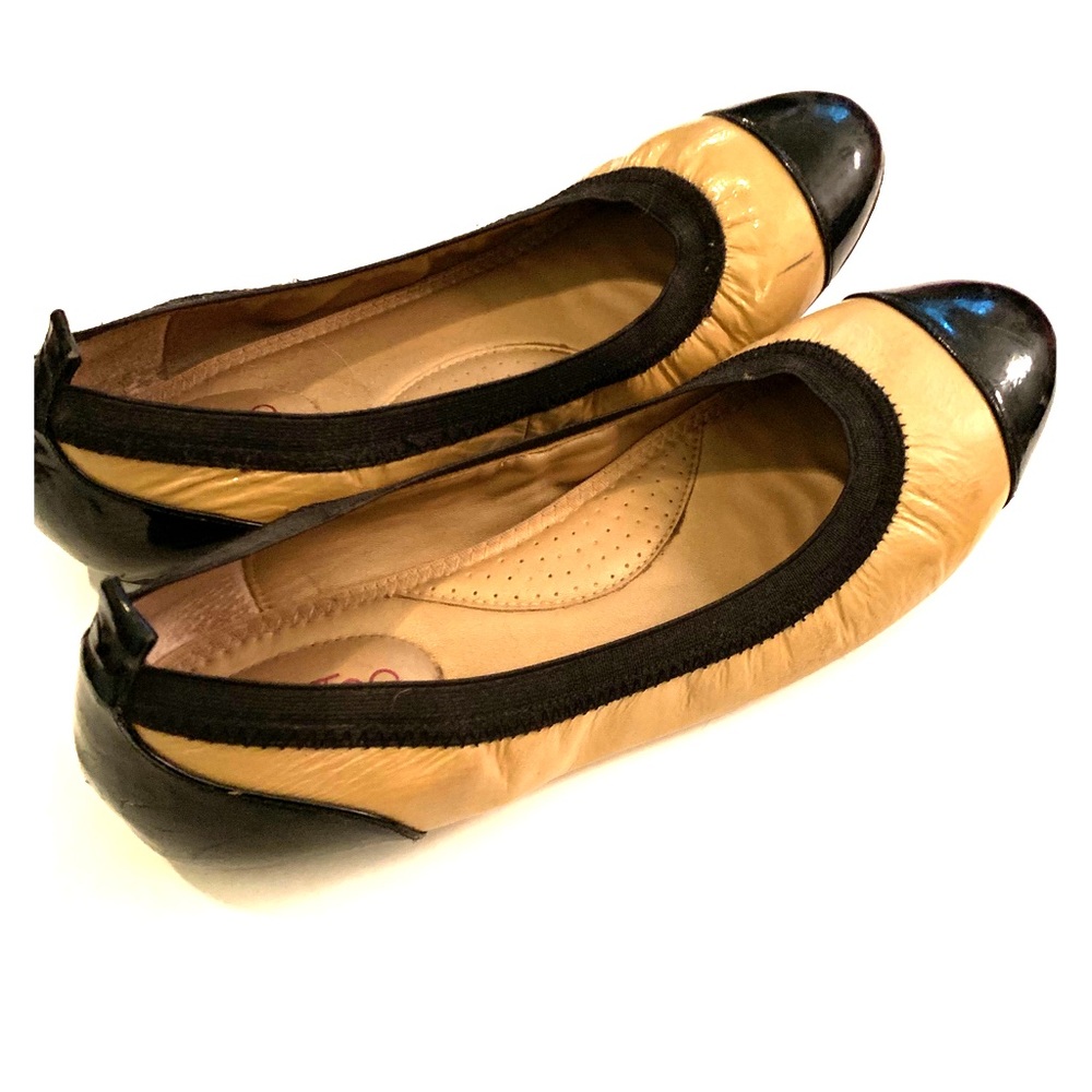 Me Too Black and Tan flats 11